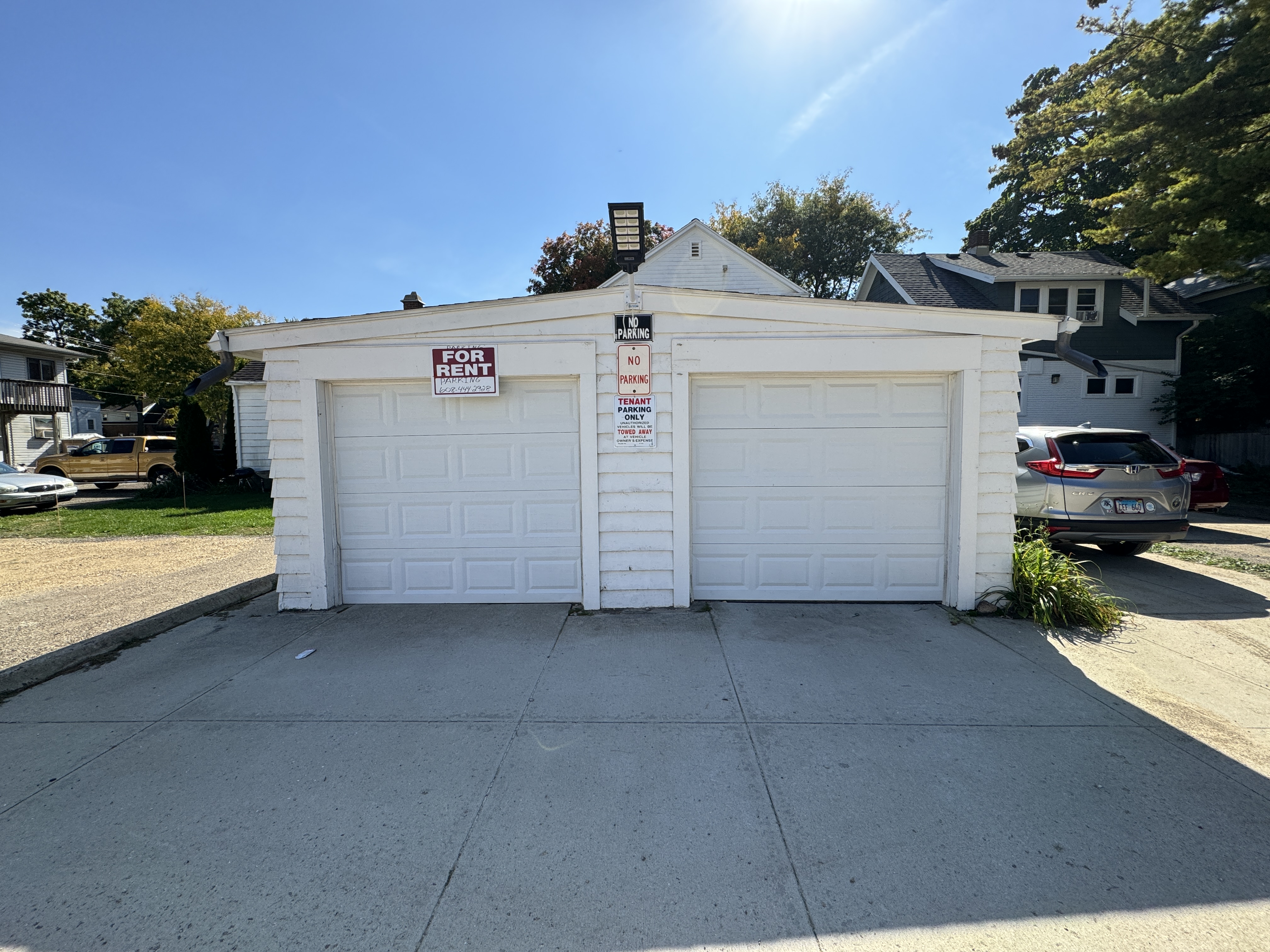 Garage Stalls for Lease